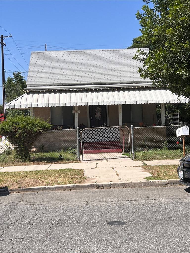 Colton, CA 92324,207 E O ST