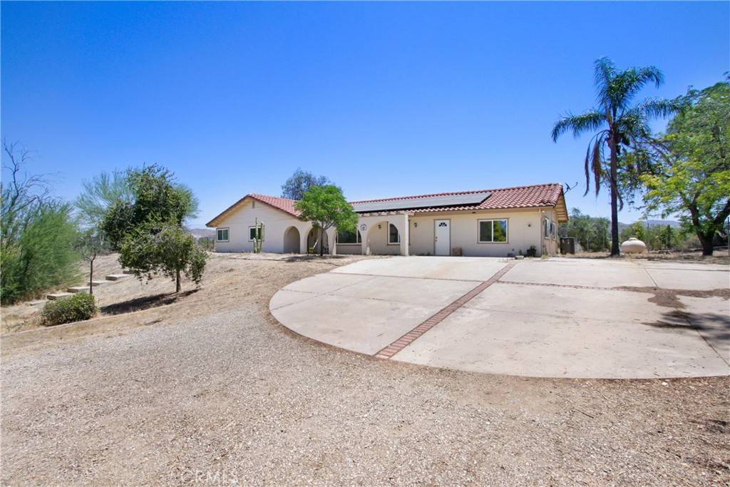 Nuevo, CA 92567,32015 Contour AVE
