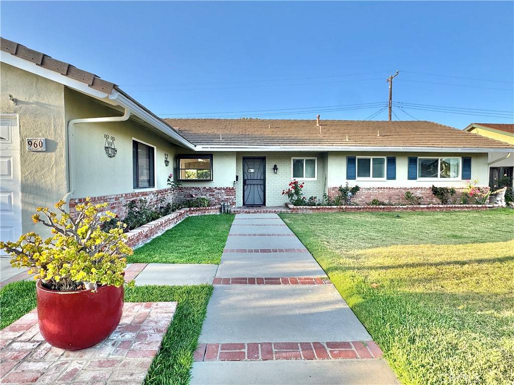 Costa Mesa, CA 92626,960 Junipero DR