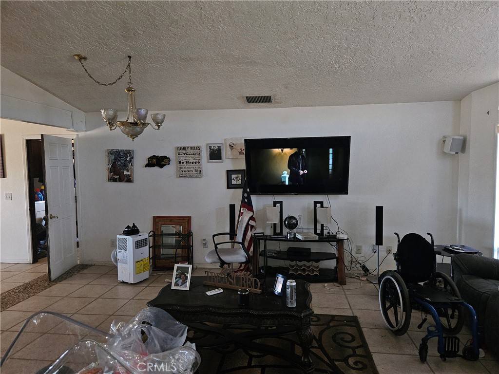 Hesperia, CA 92345,16709 Deodar ST