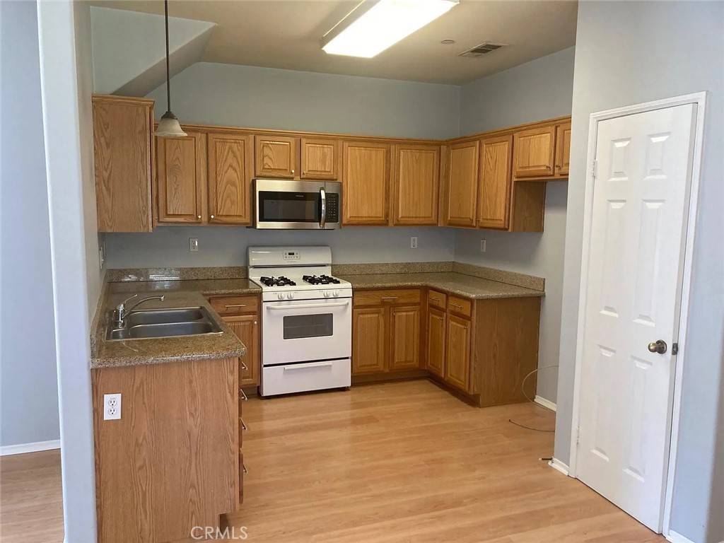 Redlands, CA 92373,1555 601 Orange AVE