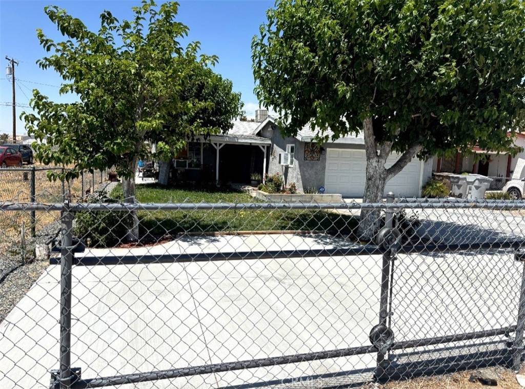 Hesperia, CA 92345,16472 Vine ST