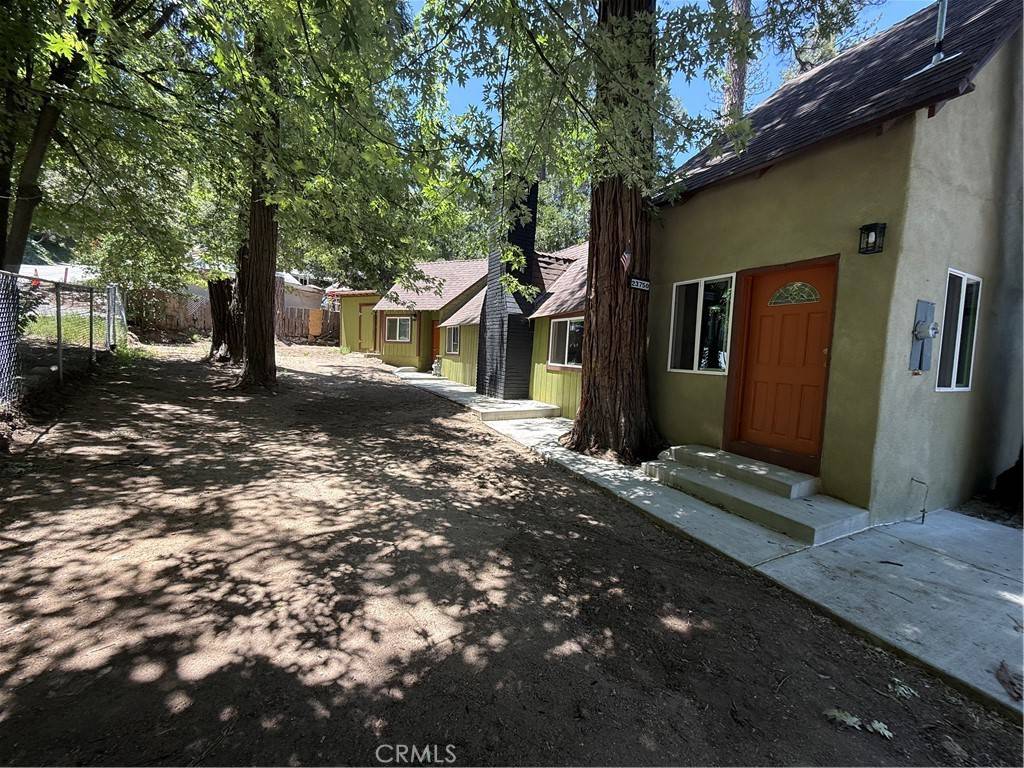 Crestline, CA 92325,23750 Shady Ln