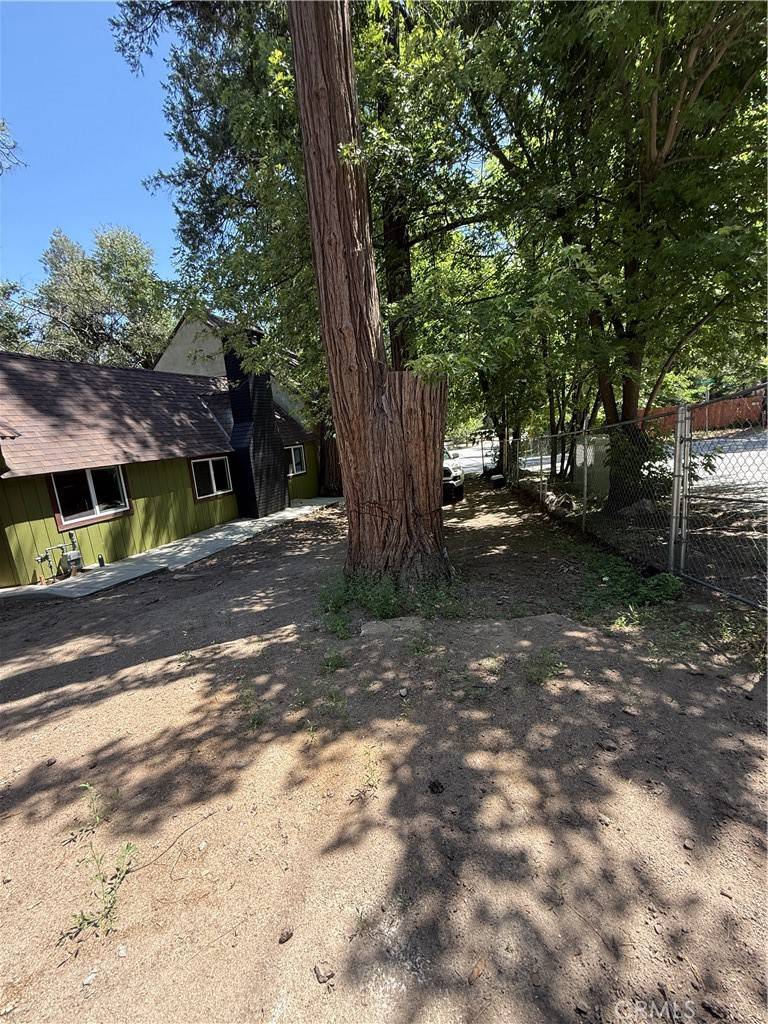 Crestline, CA 92325,23750 Shady Ln