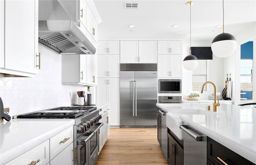 Chatsworth, CA 91311,21162 Poema PL