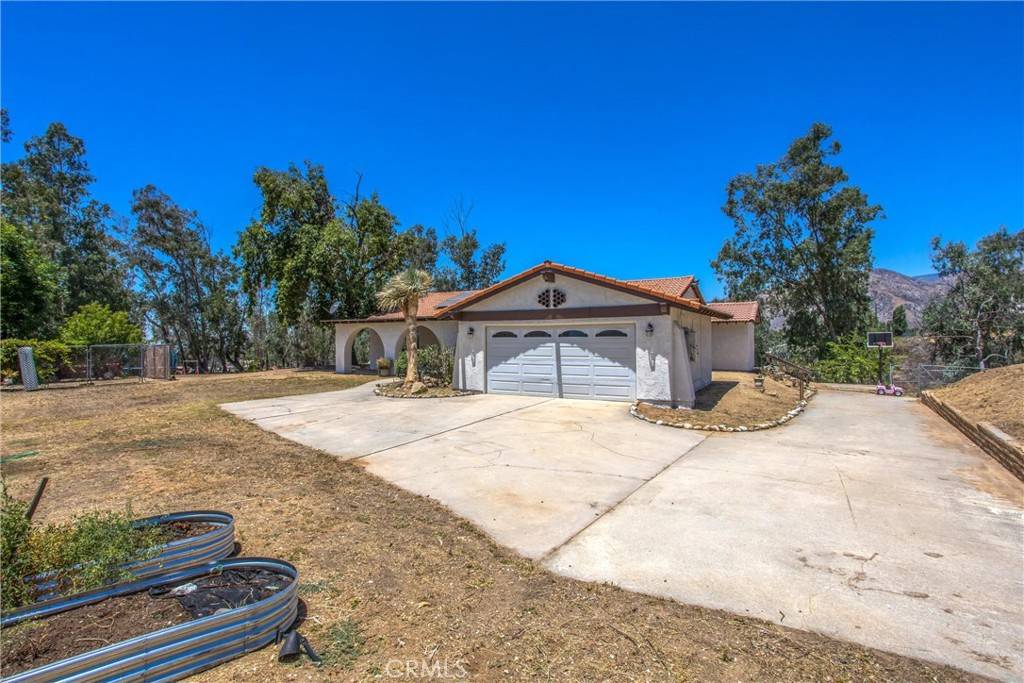 Mentone, CA 92359,32272 Florida AVE