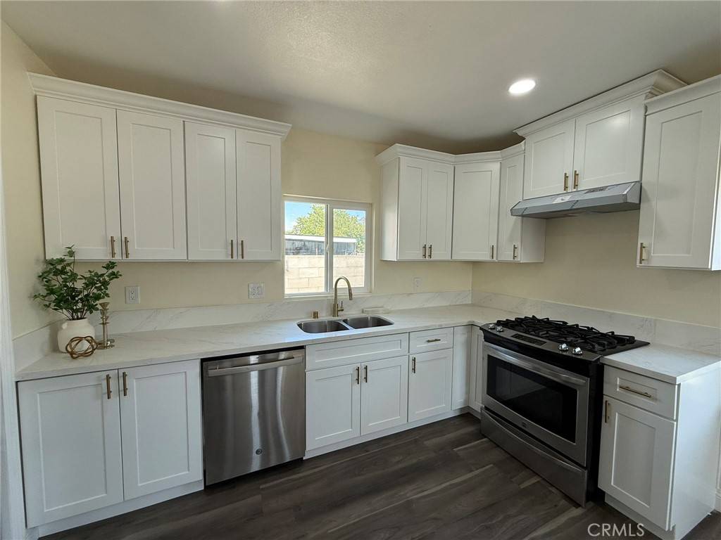 Colton, CA 92324,817 Orange Grove AVE