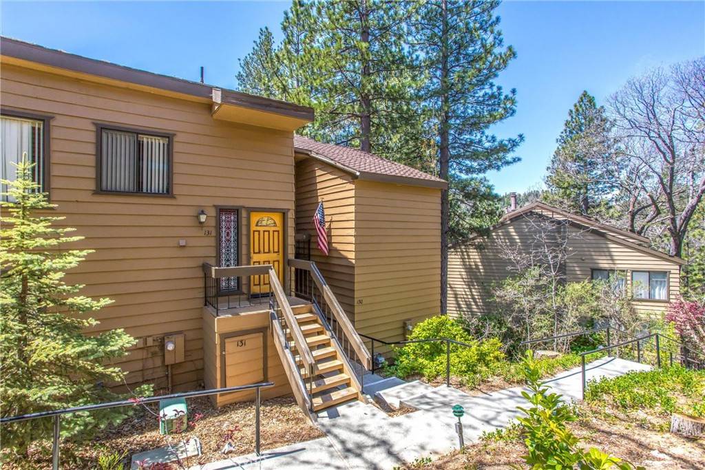 Lake Arrowhead, CA 92352,27657 Peninsula DR