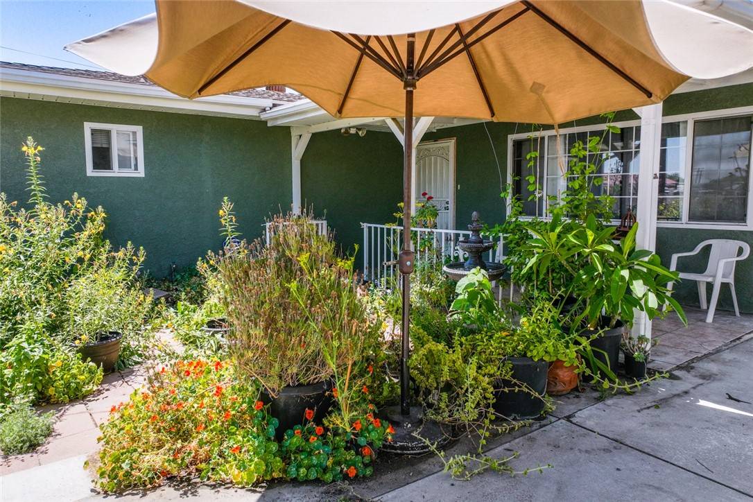 Bloomington, CA 92316,18934 San Bernardino AVE