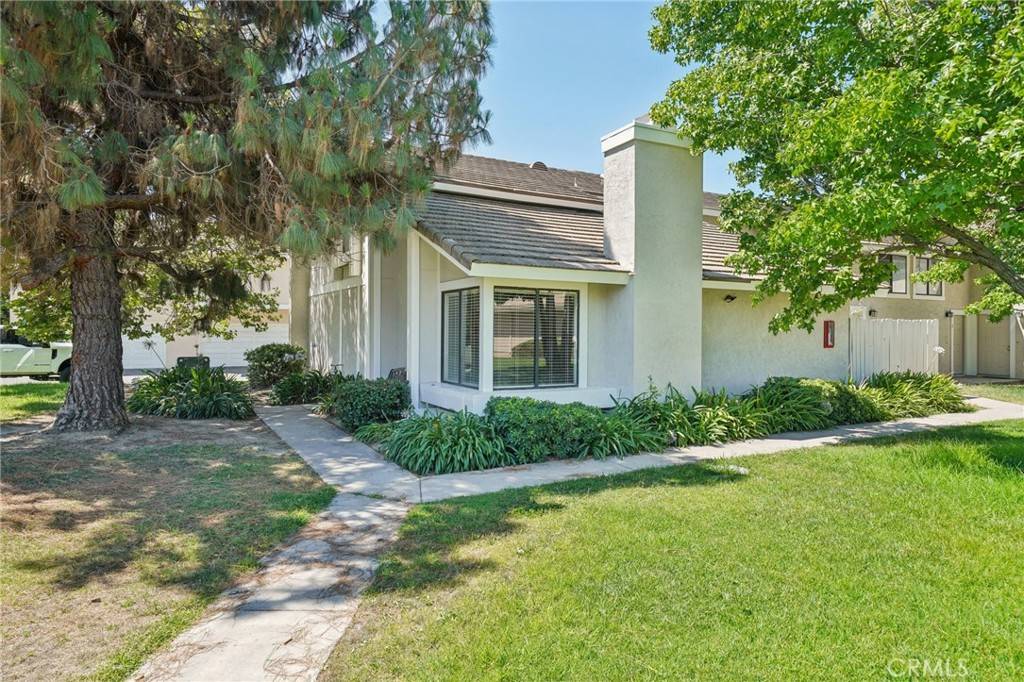 Ontario, CA 91764,3122 Triumph LN #1