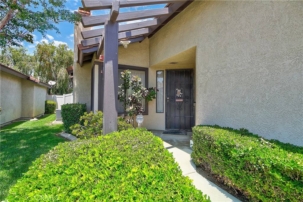Riverside, CA 92507,5050 Canyon Crest DR #5