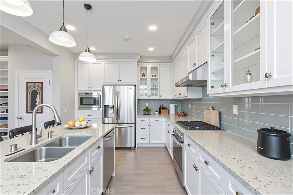Irvine, CA 92620,72 Granite