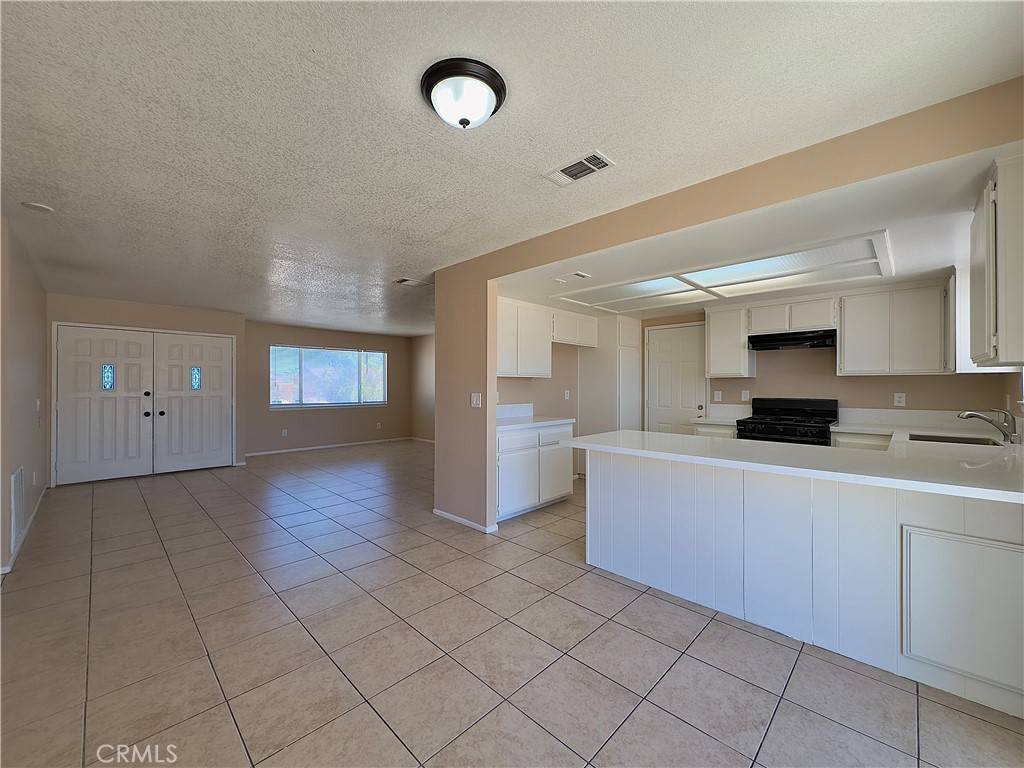 Apple Valley, CA 92307,22241 Cholena RD