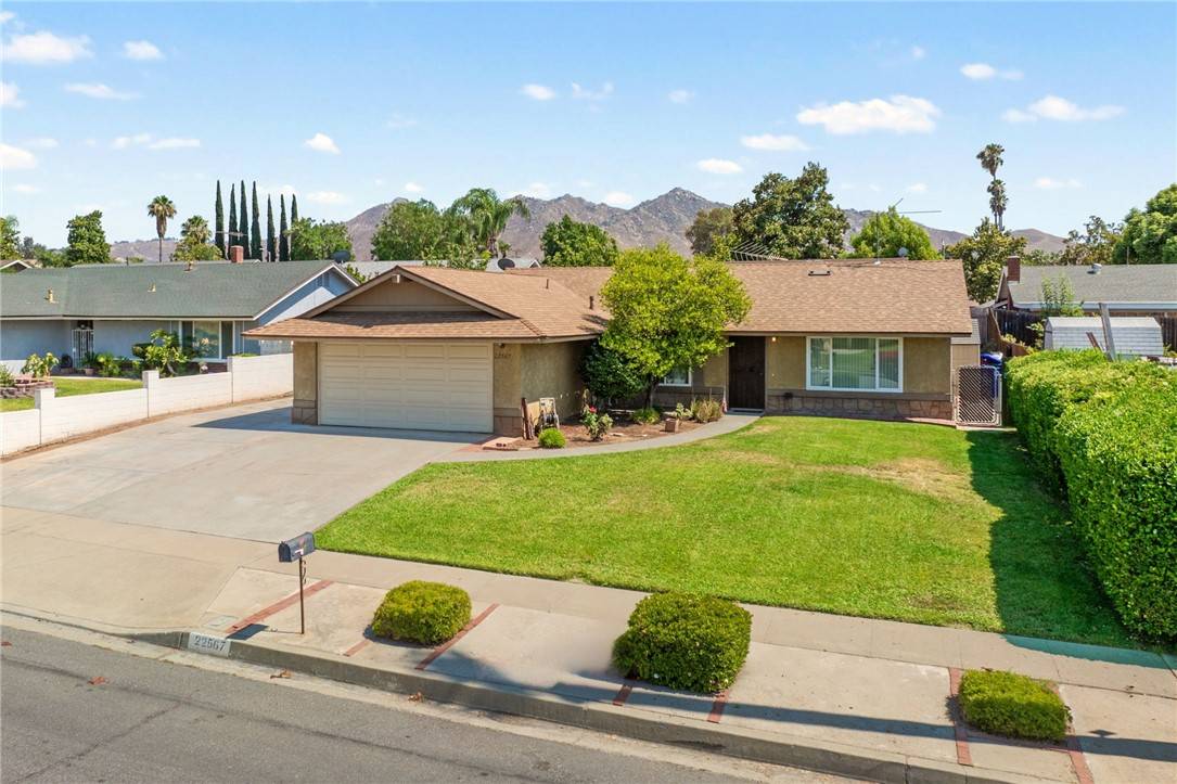 Grand Terrace, CA 92313,22567 RAVEN WAY