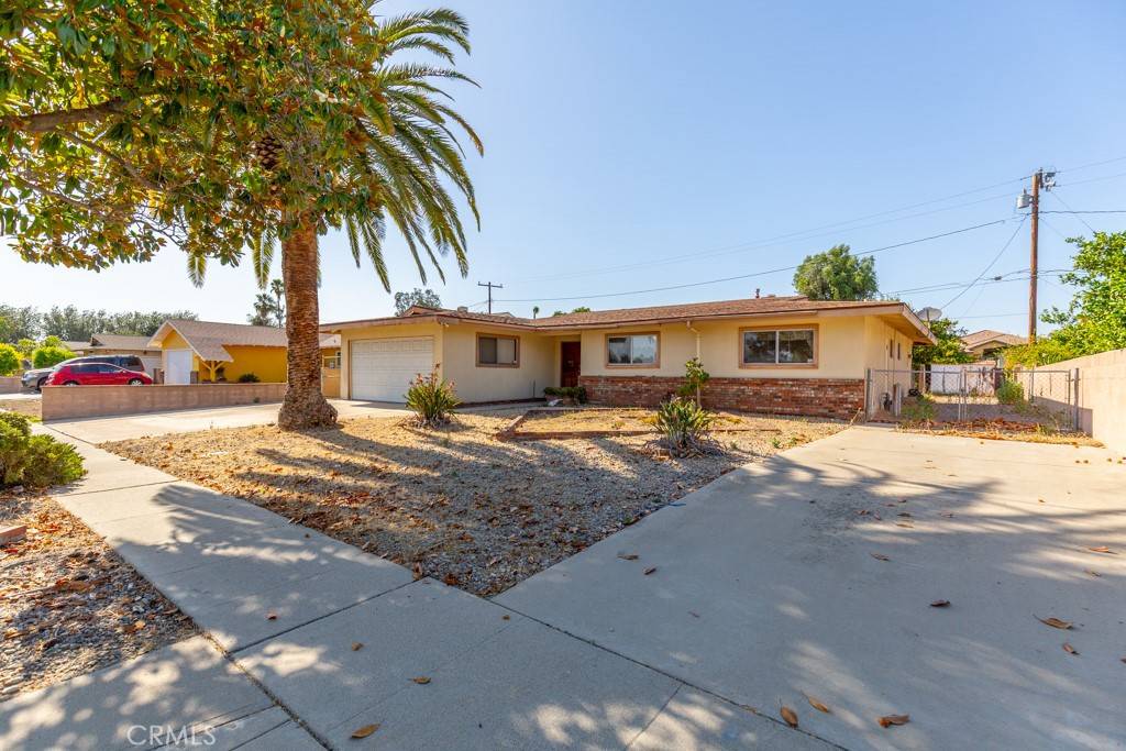 Fontana, CA 92335,17480 Fontlee LN