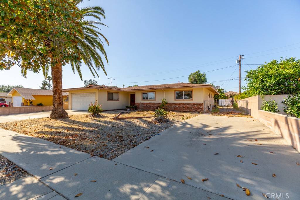Fontana, CA 92335,17480 Fontlee LN