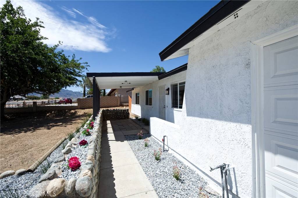 Hesperia, CA 92345,7990 Arrowhead Lake RD