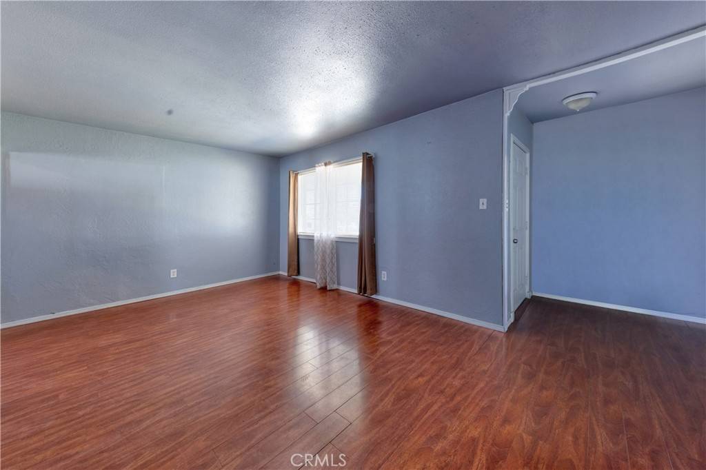 Fontana, CA 92335,8933 Locust AVE