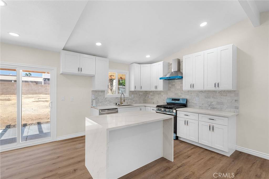 Rialto, CA 92376,530 E 3rd ST