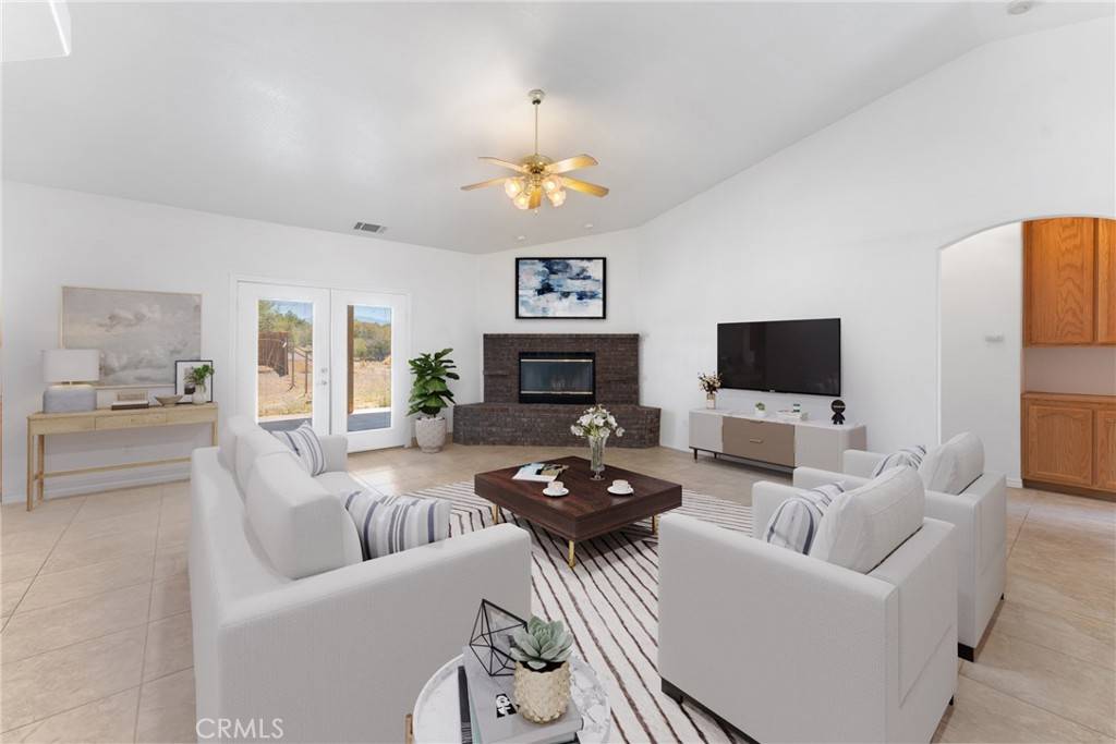 Oak Hills, CA 92344,9735 Highland RD