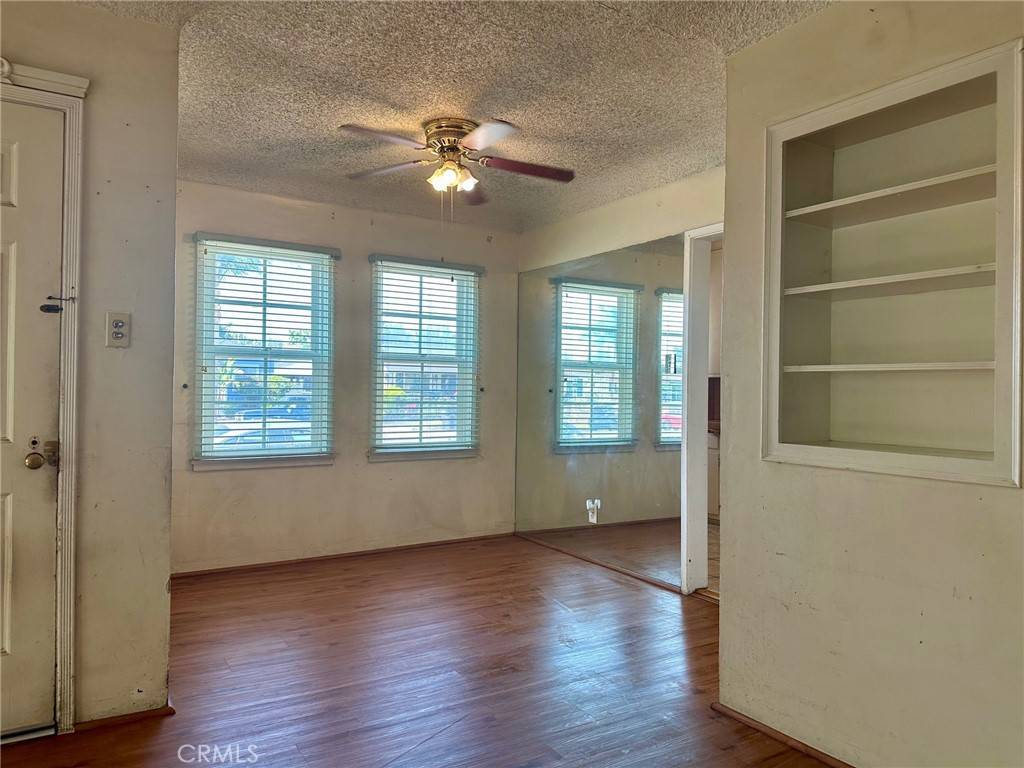 East Los Angeles, CA 90022,6116 Southside DR