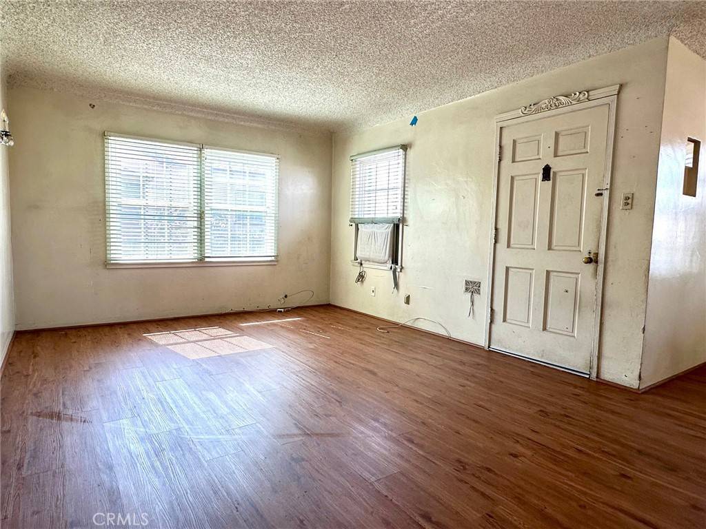 East Los Angeles, CA 90022,6116 Southside DR