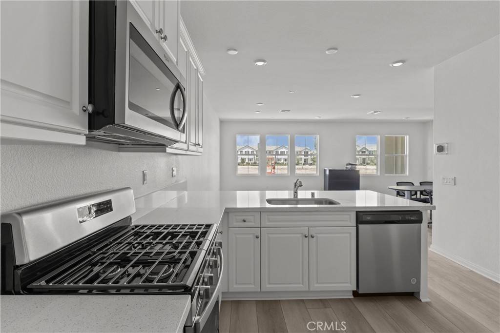 Ontario, CA 91761,4295 S Hermosa Paseo