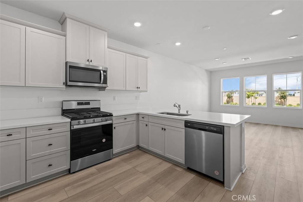 Ontario, CA 91761,4283 S Hermosa Paseo