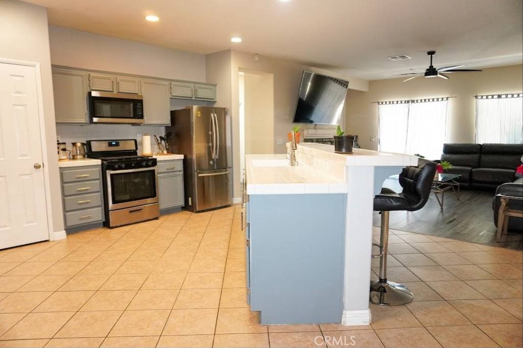 Victorville, CA 92392,11789 Dellwood RD