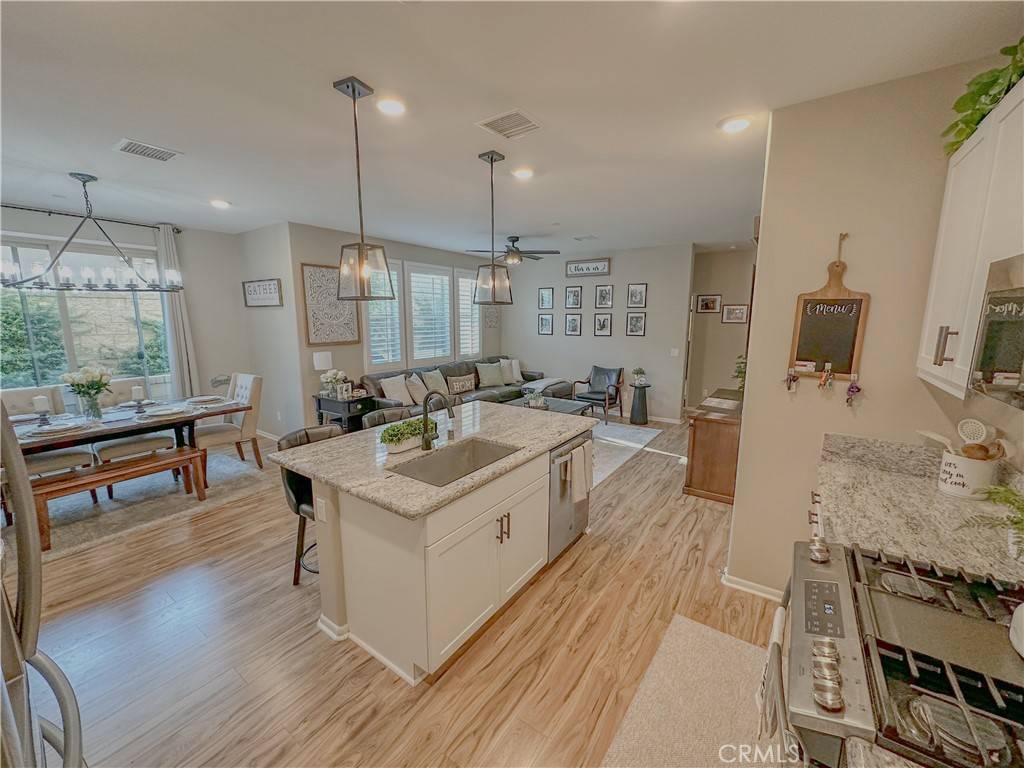 Fontana, CA 92336,5602 Kate WAY #5