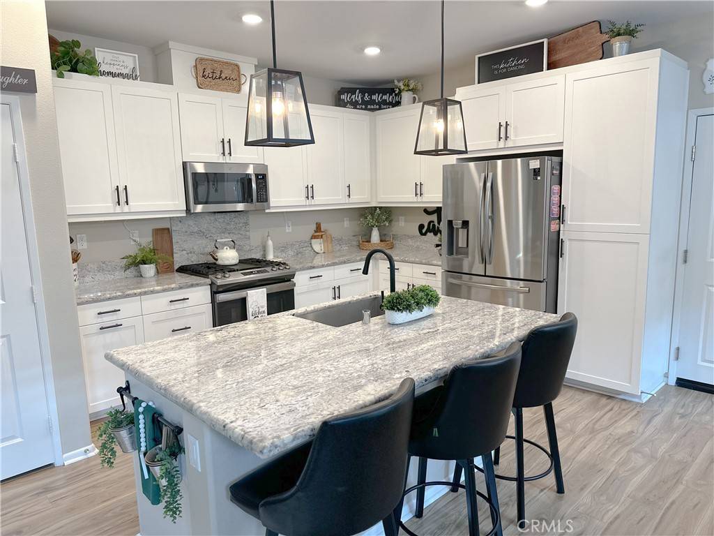 Fontana, CA 92336,5602 Kate WAY #5