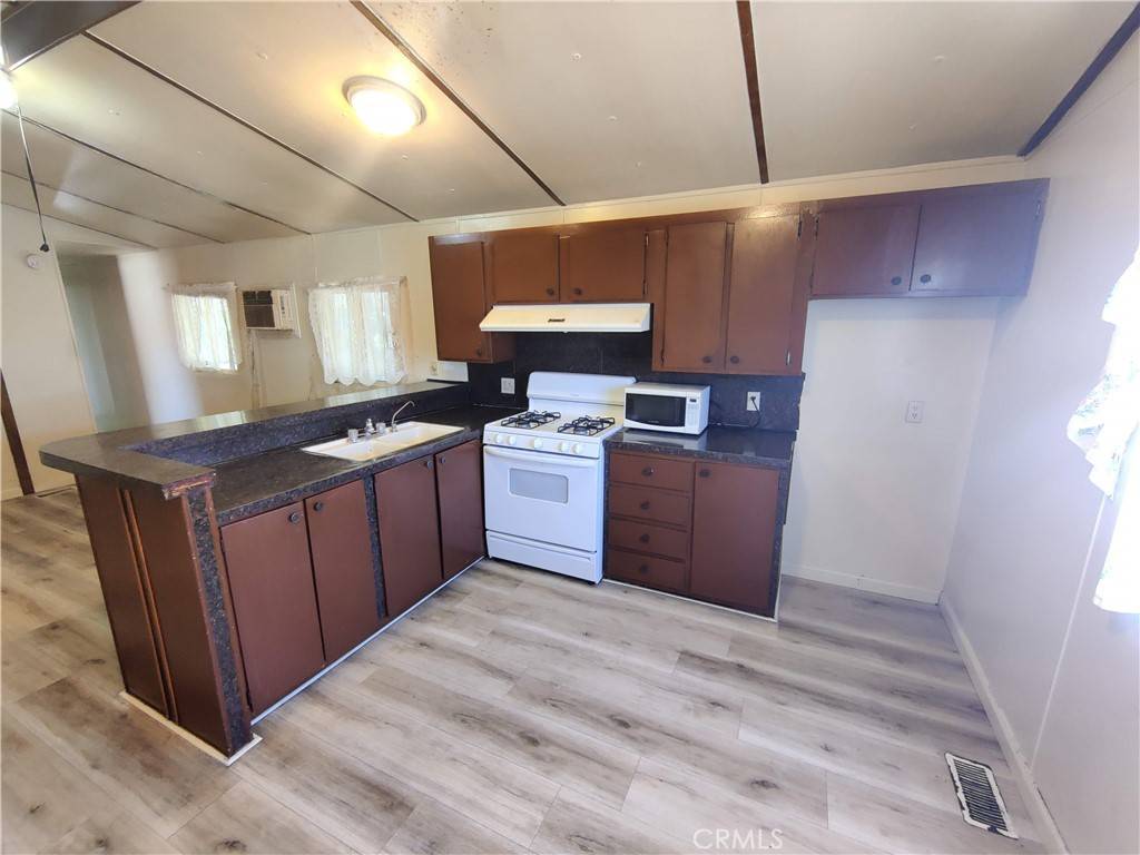 Rialto, CA 92376,250 N Linden AVE #223