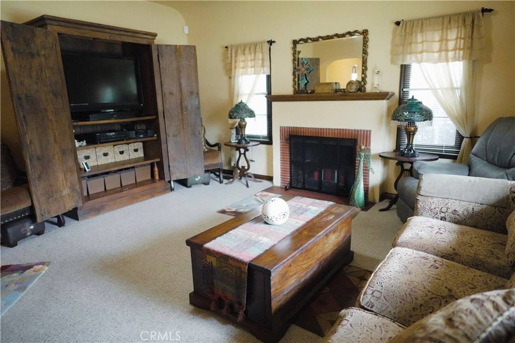 Azusa, CA 91702,424 W 11th ST