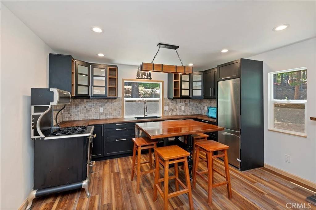 Lake Arrowhead, CA 92352,675 Pinnacle DR
