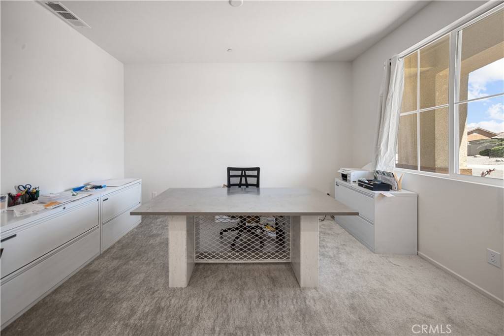 Victorville, CA 92392,11762 Far Hills LN