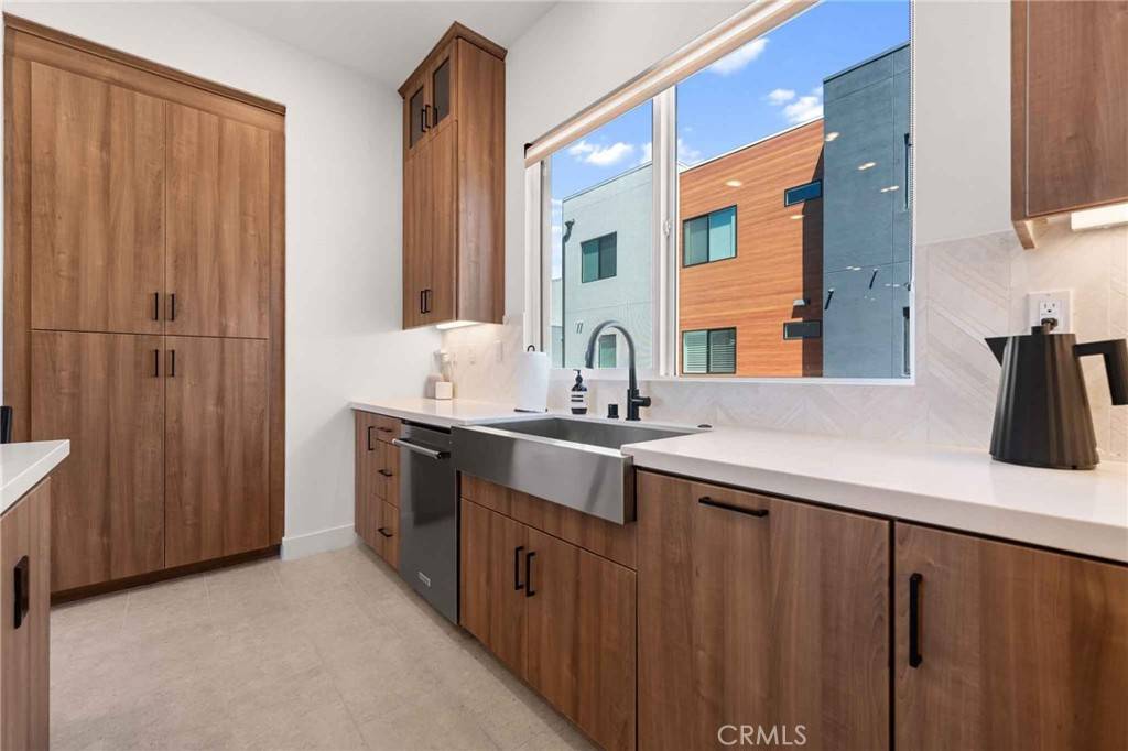 Tustin, CA 92612,16328 Helber WAY