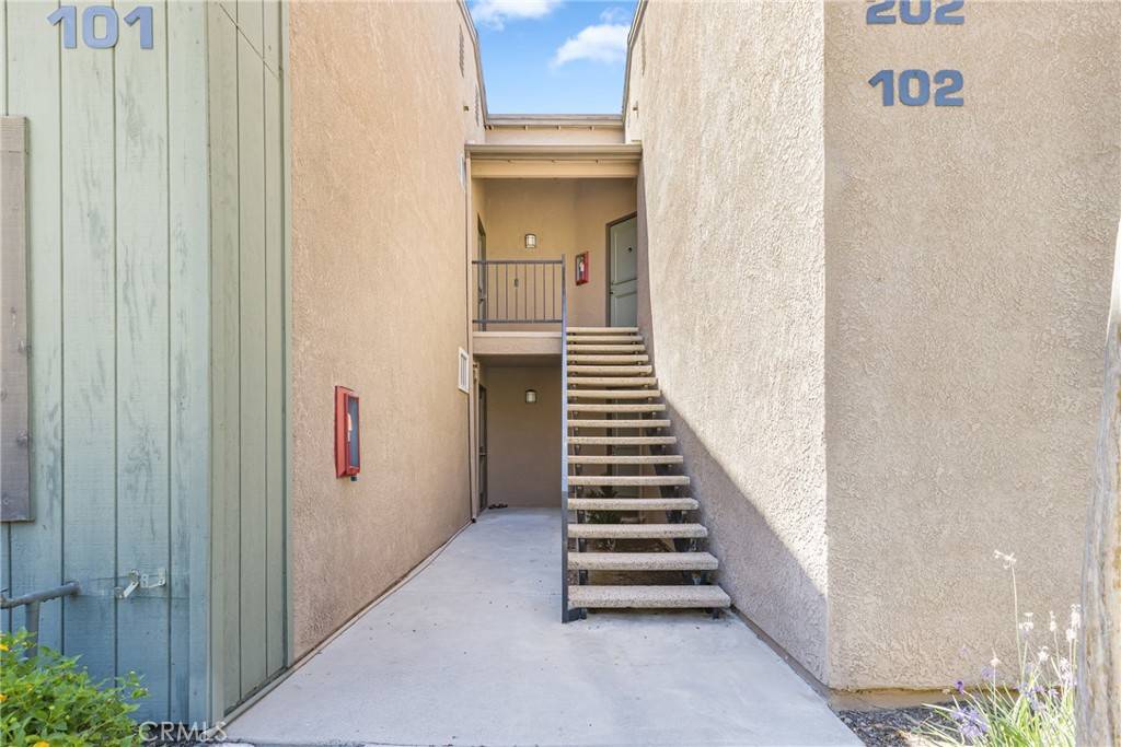 Corona, CA 92882,2596 Avenida Del Vista #G201