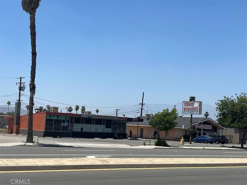 Riverside, CA 92507,407 Iowa AVE