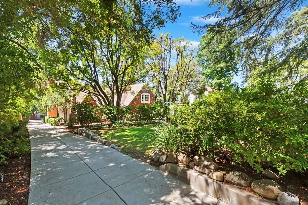 La Canada Flintridge, CA 91011,1728 Earlmont AVE