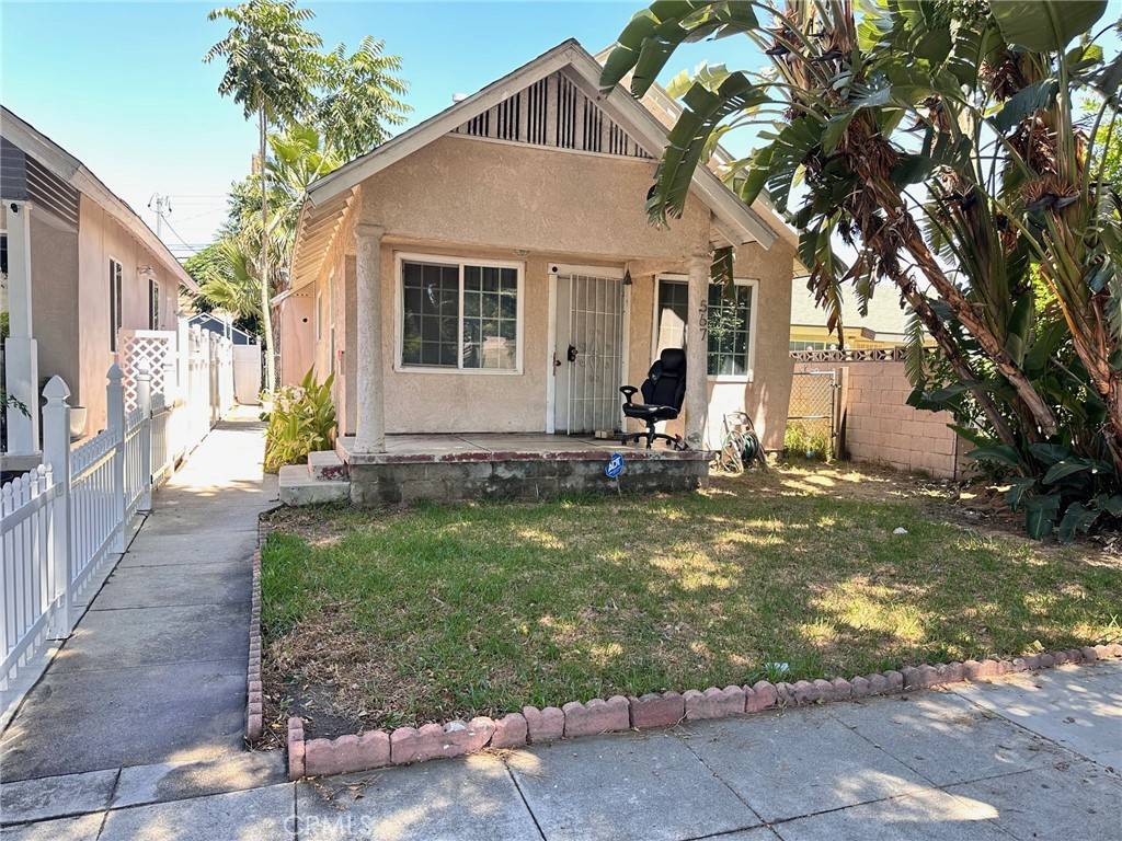 Pomona, CA 91768,567 W Center ST