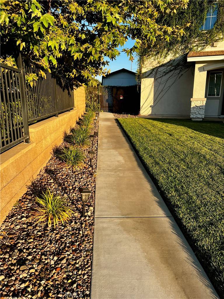 Fontana, CA 92336,17083 Montgomery AVE #2