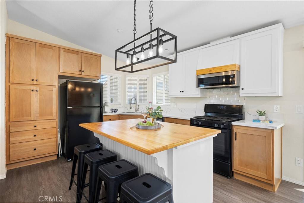 Lake Elsinore, CA 92530,17253 Akley ST