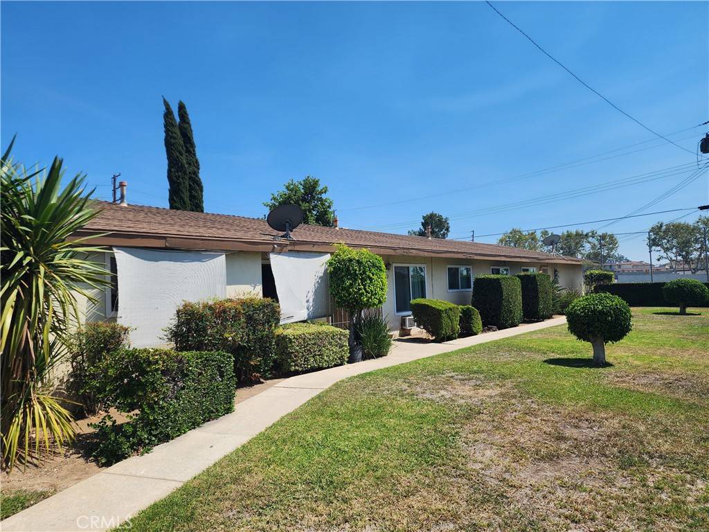 Placentia, CA 92870,220 Turf DR