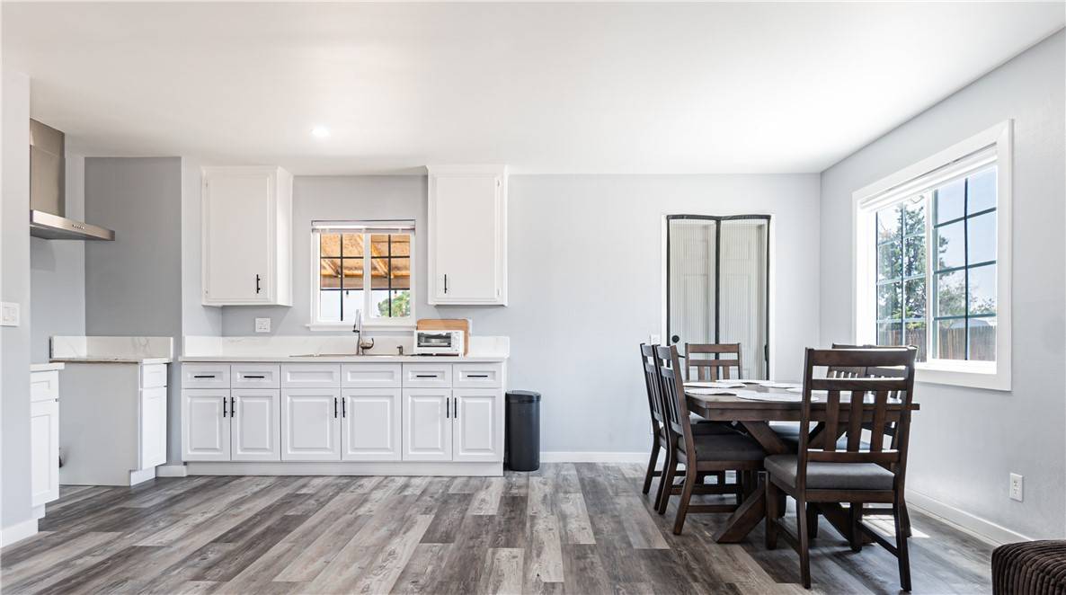 Hesperia, CA 92345,10687 Oakwood AVE