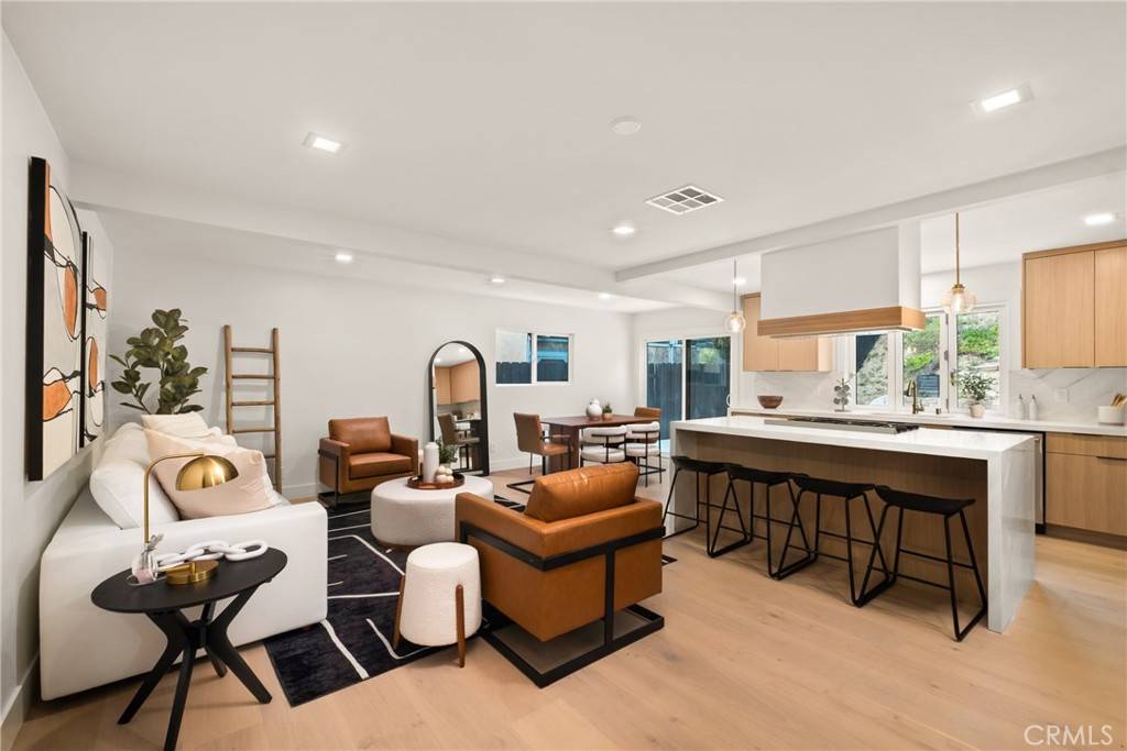 San Diego, CA 92122,4282 Robbins ST