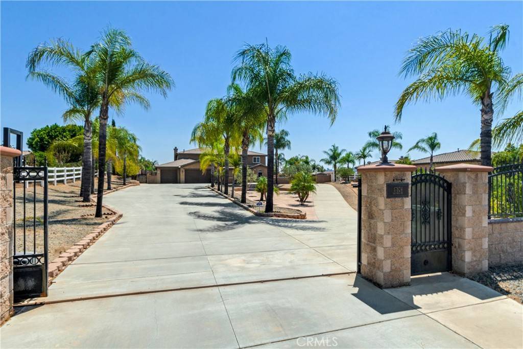 Riverside, CA 92504,17824 Log Hill DR