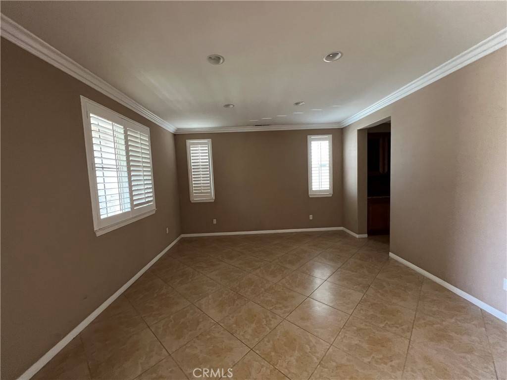 Eastvale, CA 92880,8003 Bluff View LN