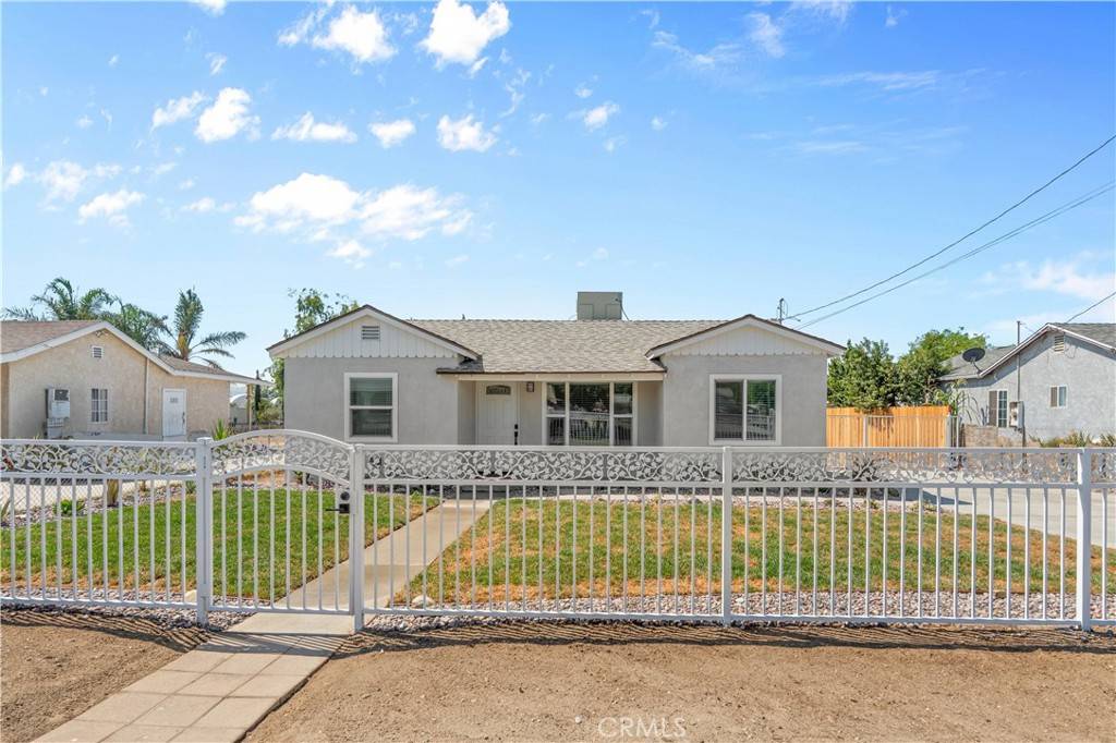 Fontana, CA 92335,14773 Iris DR