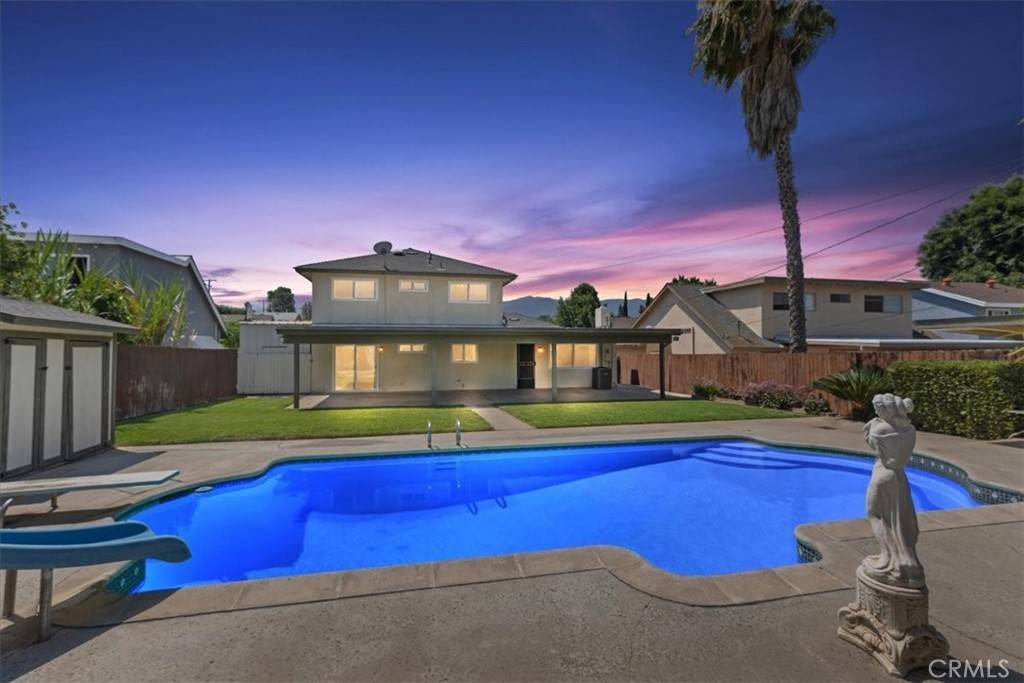 Corona, CA 92882,373 Burr ST