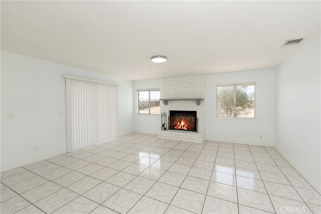 Hesperia, CA 92345,17933 Deodar ST